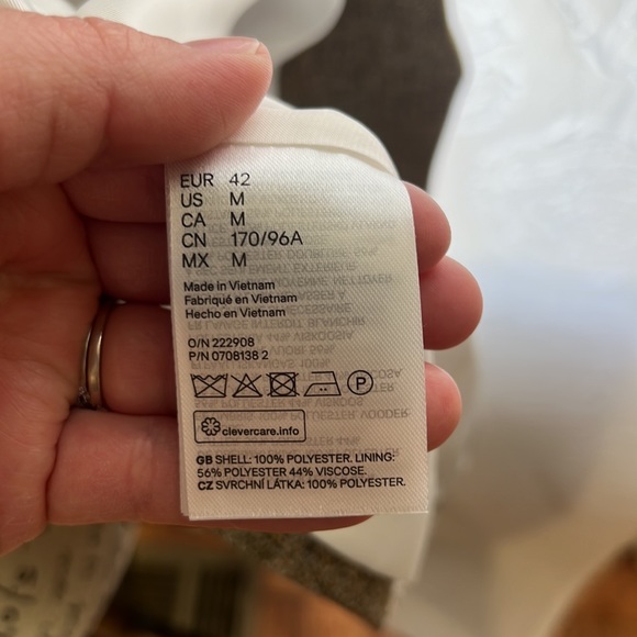 Blazer - Picture 5 of 5